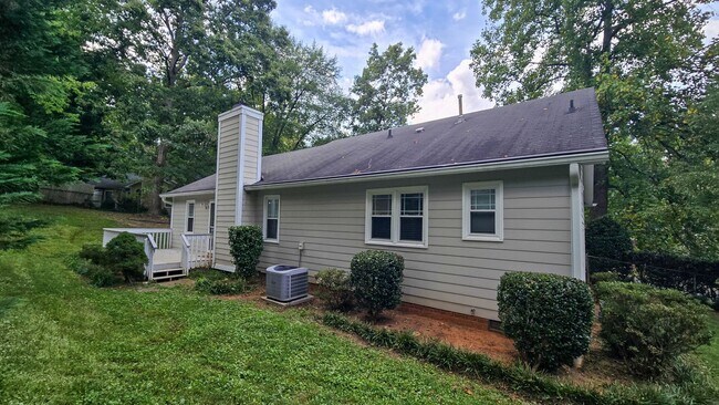 Building Photo - 1704 Gales Ct