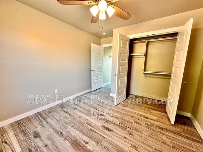 Building Photo - 2184 Hilltop Ln