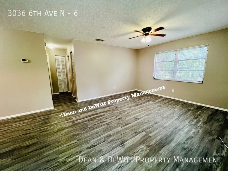 Building Photo - 2 Bed/1 Bath - Unit 6