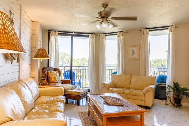 Building Photo - 7600 Palmetto Dr