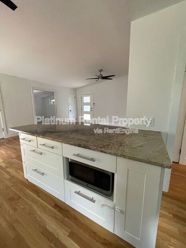 Building Photo - 3828 Donaldson Dr