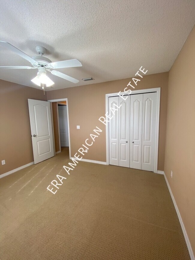 Building Photo - 1922 Everglades Dr