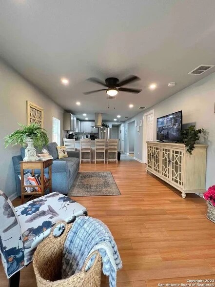 Building Photo - 115 San Salvador Ave