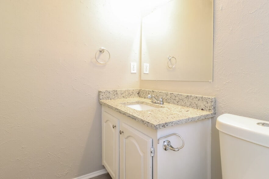 Building Photo - 7808 Bermejo Rd
