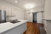 Building Photo - Urban Historic Flat