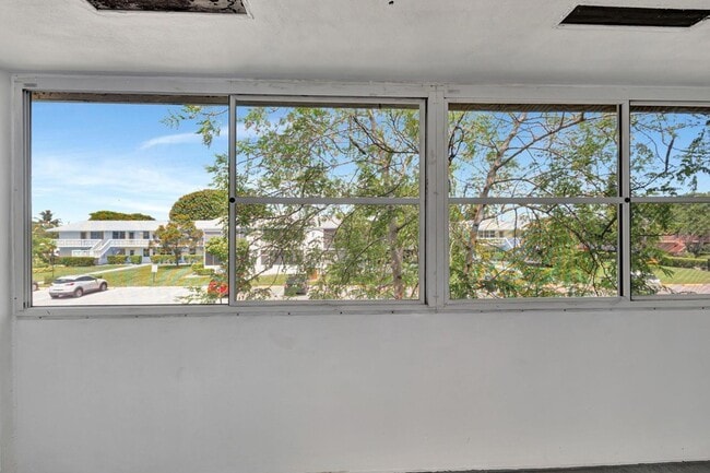 Building Photo - 110 Dorchester E