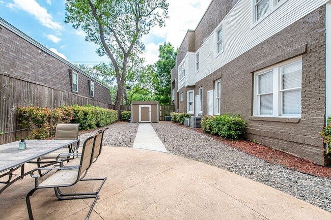 Building Photo - 4719 Junius St