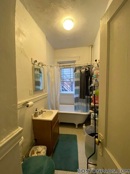 Building Photo - 5 Walbridge St