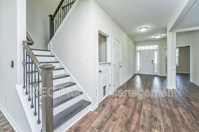 Building Photo - 201 Bigleaf Ct