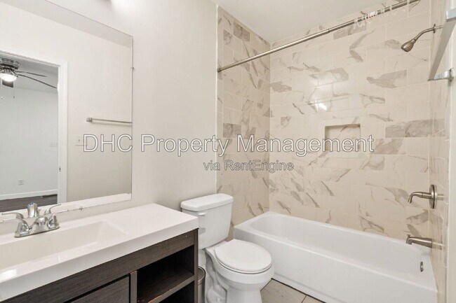 Building Photo - 1421 Cobb Branch Dr