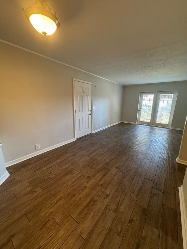 Building Photo - 420 Elysian Fields Rd