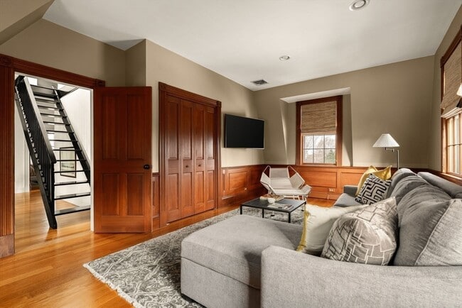 Building Photo - 59 Harbor Ave