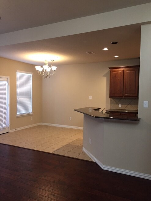 Building Photo - 243 Sherburne St