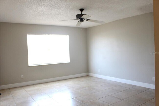 Building Photo - 9101 Tudor Dr