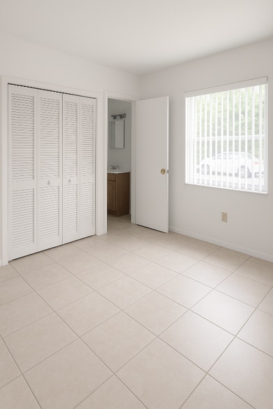 Building Photo - 411 Banana