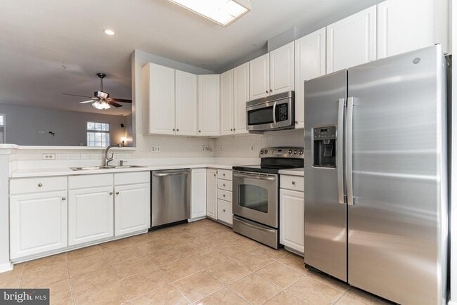 Building Photo - 1520 Long Dr Ct