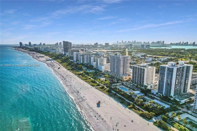 Building Photo - 2555 Collins Ave
