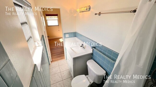 Building Photo - 1516 Dove Dr