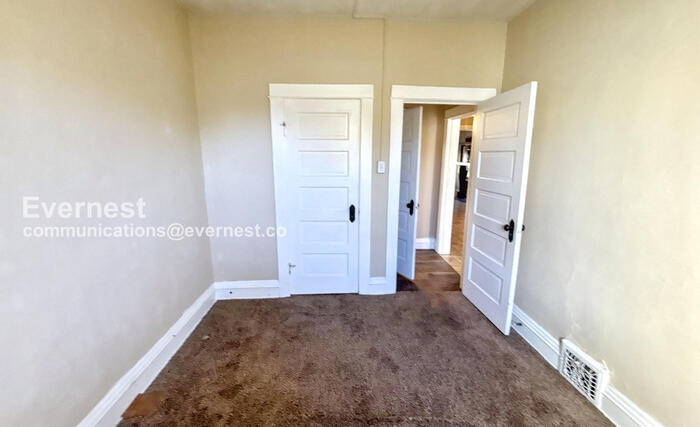 Building Photo - 453 S Clarkson St