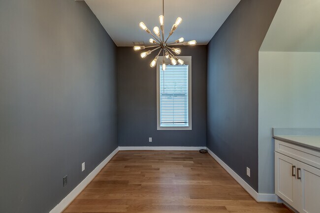 Building Photo - 1023 Franklin St