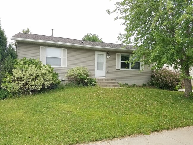 Primary Photo - Great location, roomy yard, huge garage!