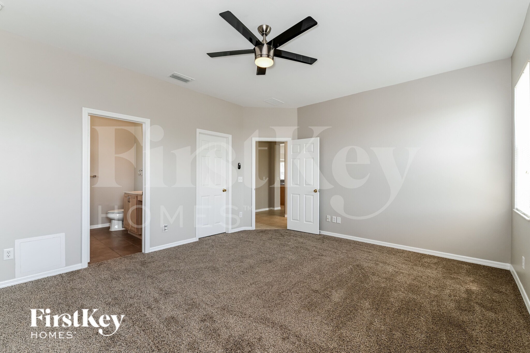 Building Photo - 1325 NW 20th Ct