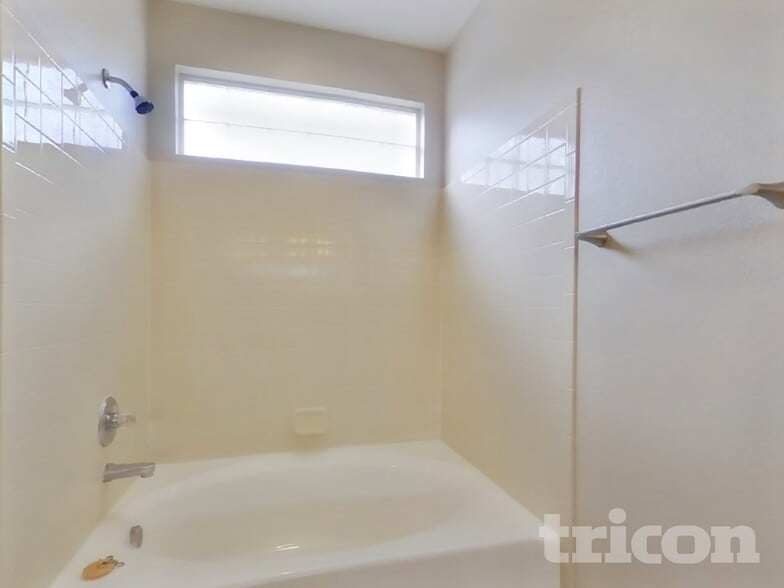 Building Photo - 565 Winebrook Way