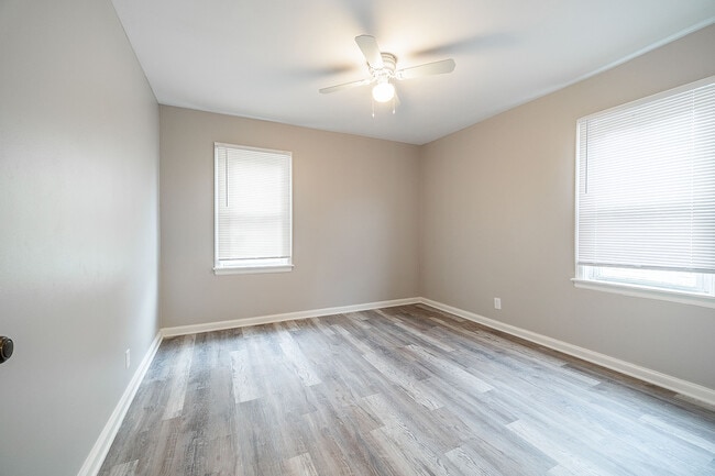 Building Photo - 1069 Fairwood Ave