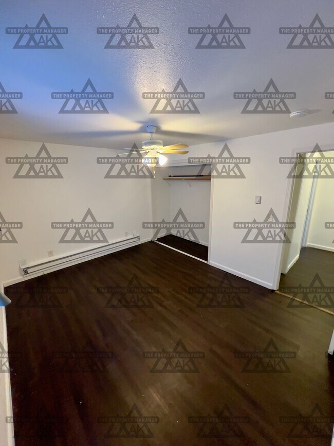 Building Photo - West Fifth Avenue