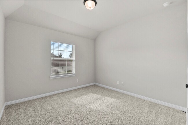 Building Photo - 28080 Woodland Bend Way