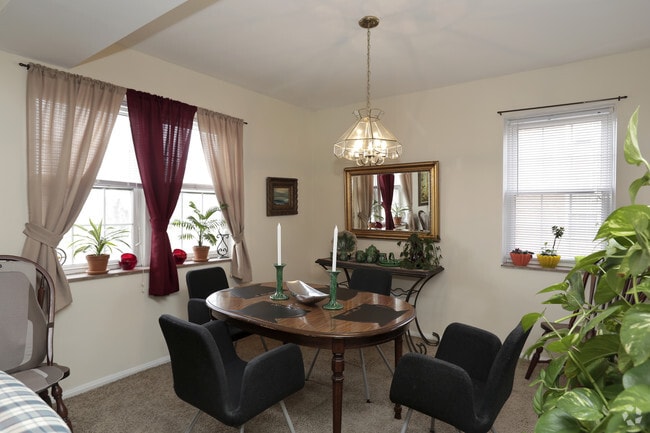 Interior Photo - Country Club Apartments