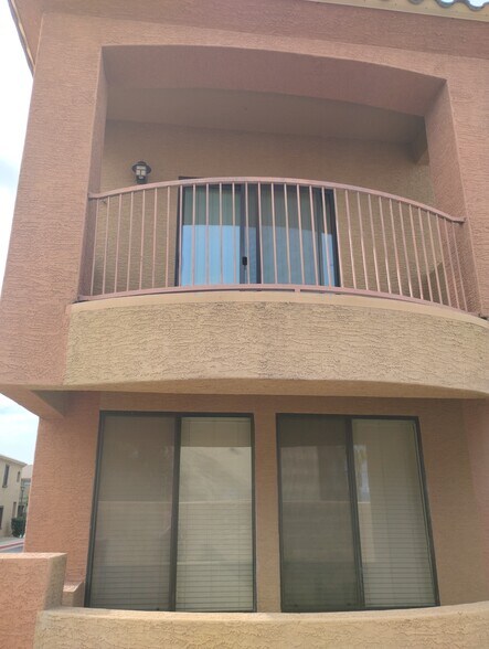 Building Photo - 16231 N 30th Ter