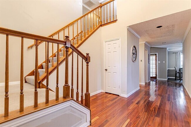 Building Photo - 20307 Hampshire Rocks Dr
