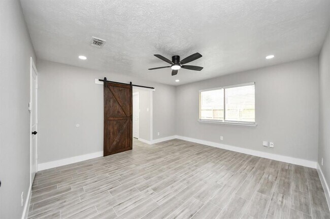 Building Photo - 14810 Scotter Dr