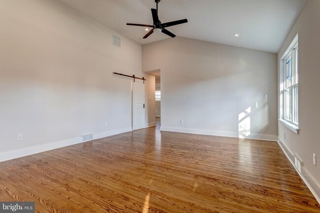 Building Photo - 308 Lenox Rd