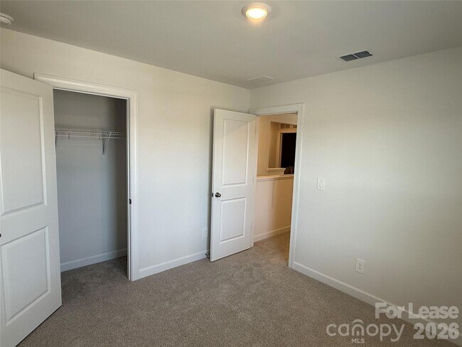 Building Photo - 436 Luna Ln