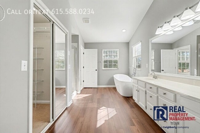 Building Photo - 205 Seneca Ct