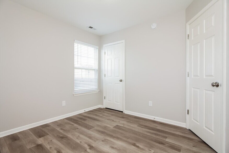 Building Photo - 1121 Vistalite Ln