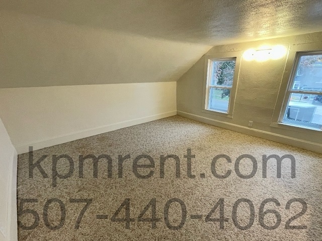 Building Photo - 621 Oak St