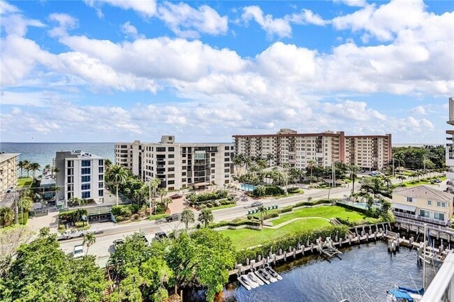 Building Photo - 1160 Hillsboro Mile Unit 904