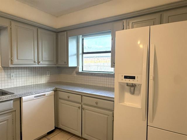 Building Photo - 3416 Lillie St