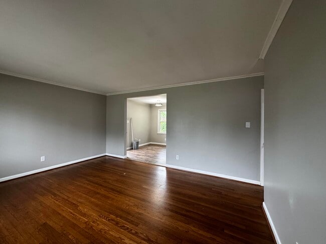 Building Photo - 136 Tartan Dr