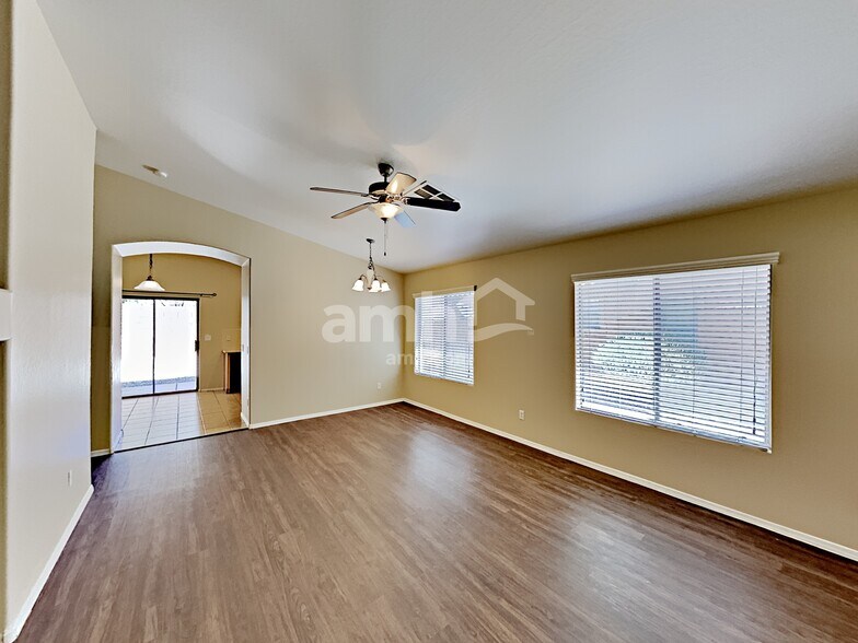 Building Photo - 15580 W Durango St