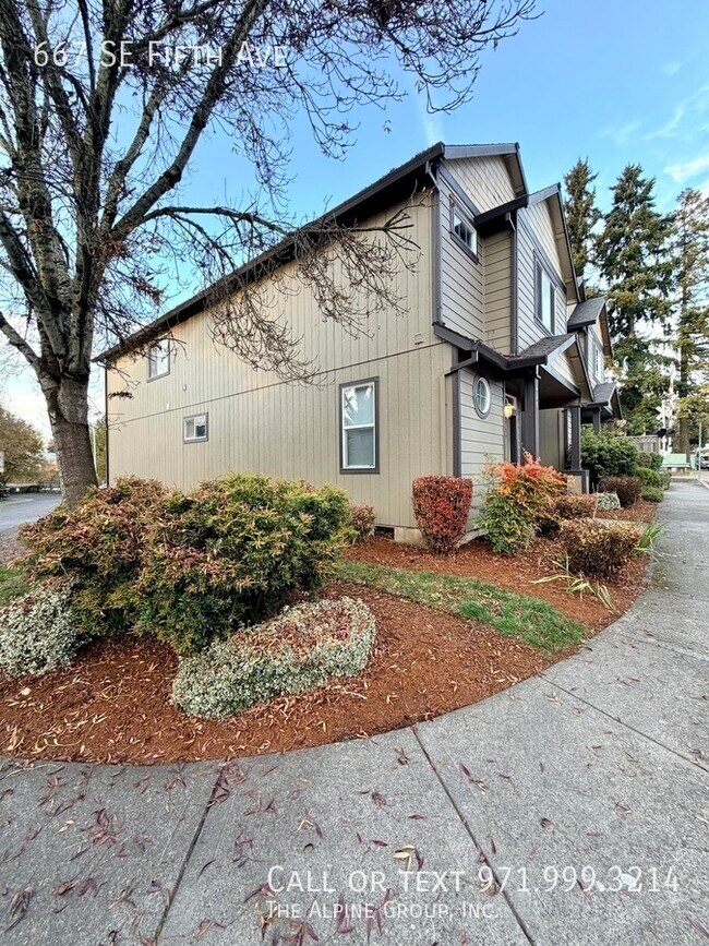 Building Photo - 667 SE Fifth Ave-