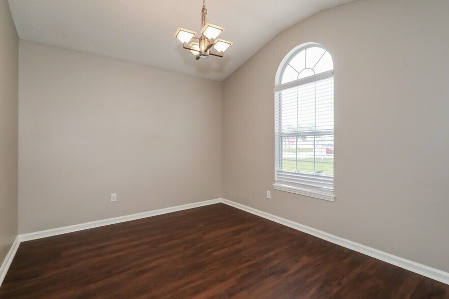 Building Photo - 2965 Golden Pond Blvd