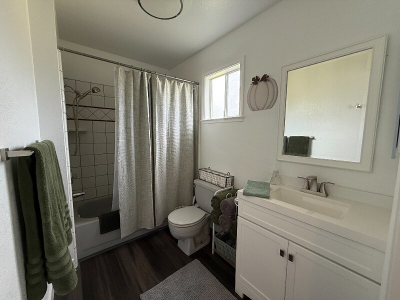 Building Photo - 8907 Amerigo Ave