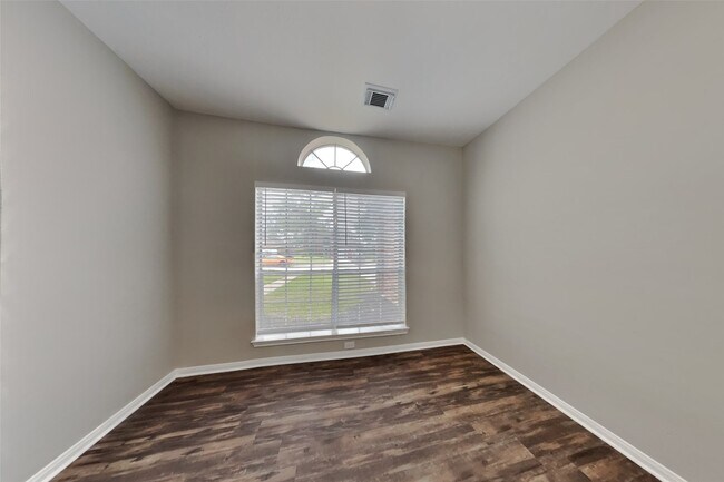 Building Photo - 3718 Lauderwood Ln