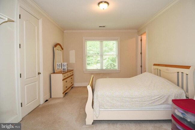 Building Photo - 7104 Old Dominion Dr