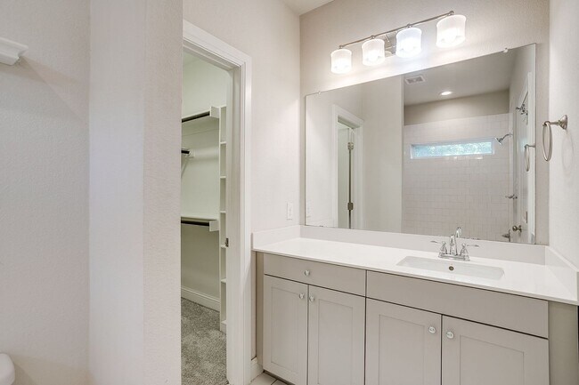 Building Photo - Short Term Rental- 4 Bed, 2 Bath Home Near TCU-  76109