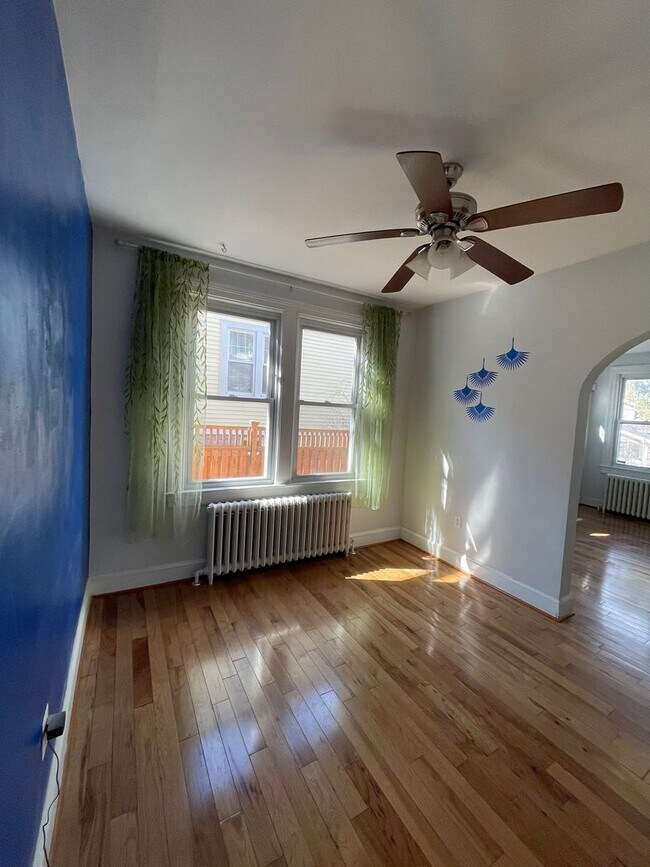 Building Photo - Charming 4BR, 2.5BA Bungalow in the Heart of Mount Rainier!